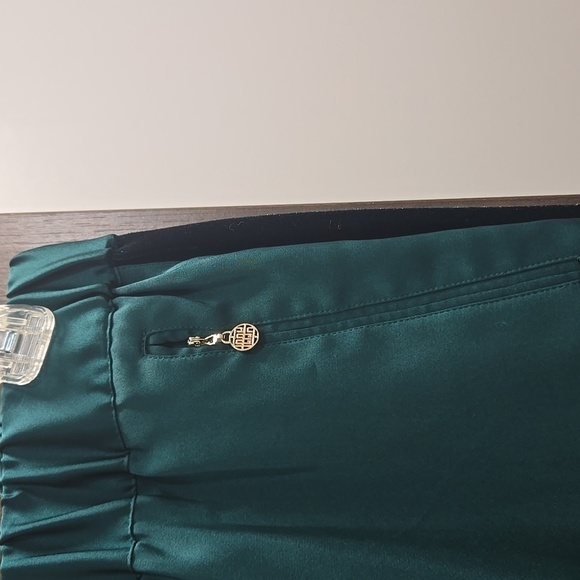 Emily McCarthy-Downtown Jogger In Botanical Green-Size Medium - Picture 8 of 17